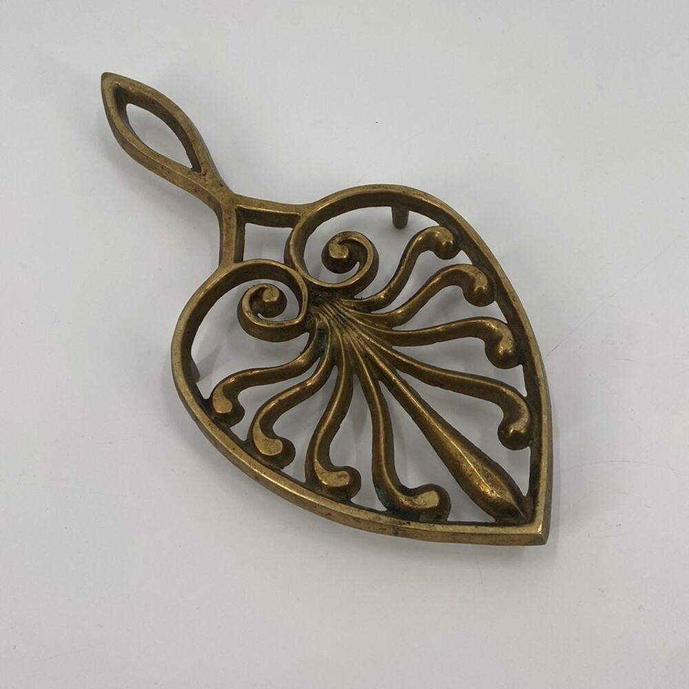 Vintage Wilton brass heart 3 foot trivet